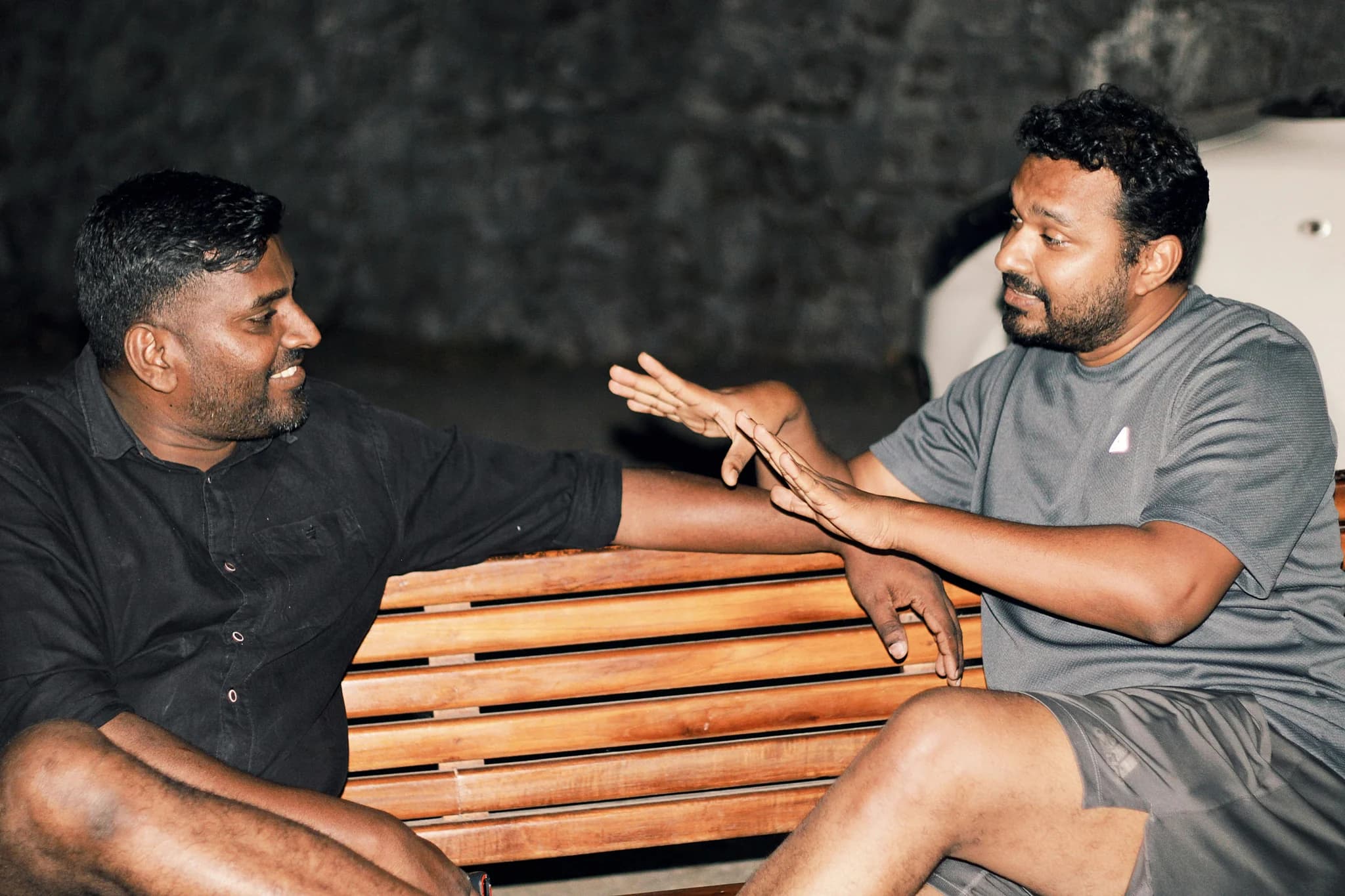 How to Write Reddit Posts That Get Noticed in 2025